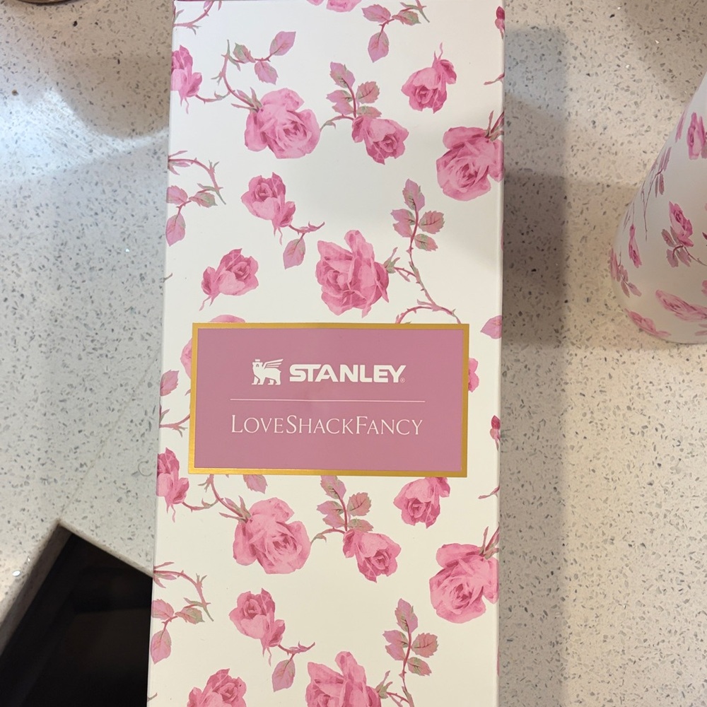 New in box Stanley Floral LoveShackFancy Pink Water Bottle - Picture 5 of 7